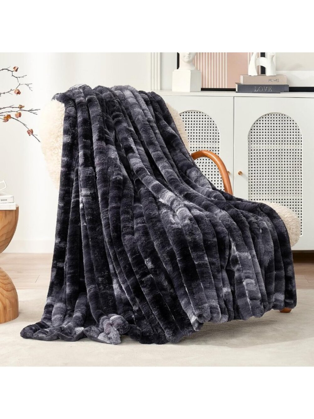 Cozy Faux Fur Throw Blanket - Plush Striped Tie-Dye Blanket for Couch & Sofa
